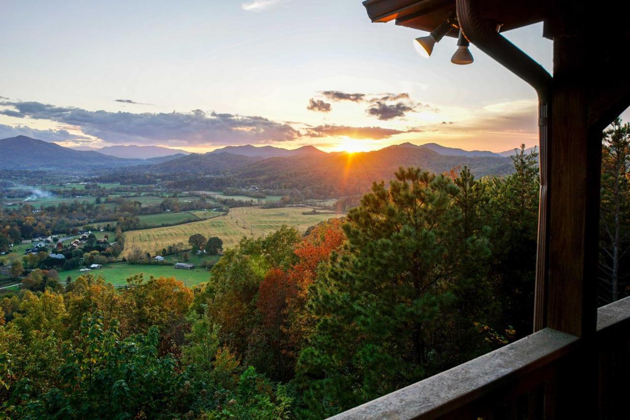 Вилла Smoky Mountain Retreat With Hot Tub, Arcade Games Пиджен-Фордж Экстерьер фото