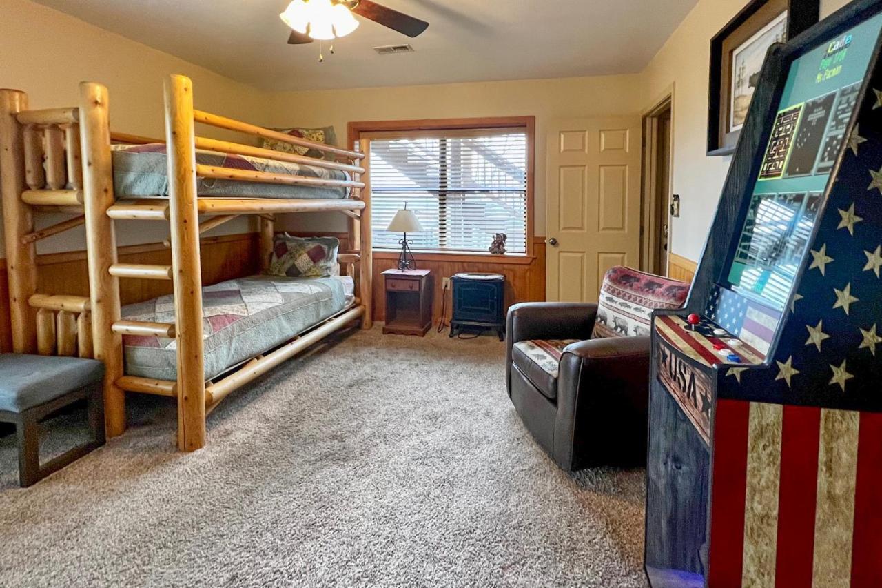 Вилла Smoky Mountain Retreat With Hot Tub, Arcade Games Пиджен-Фордж Экстерьер фото