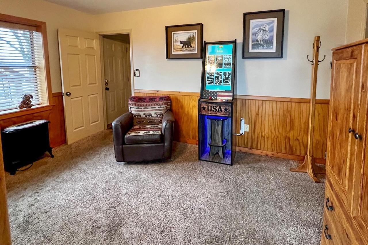 Вилла Smoky Mountain Retreat With Hot Tub, Arcade Games Пиджен-Фордж Экстерьер фото